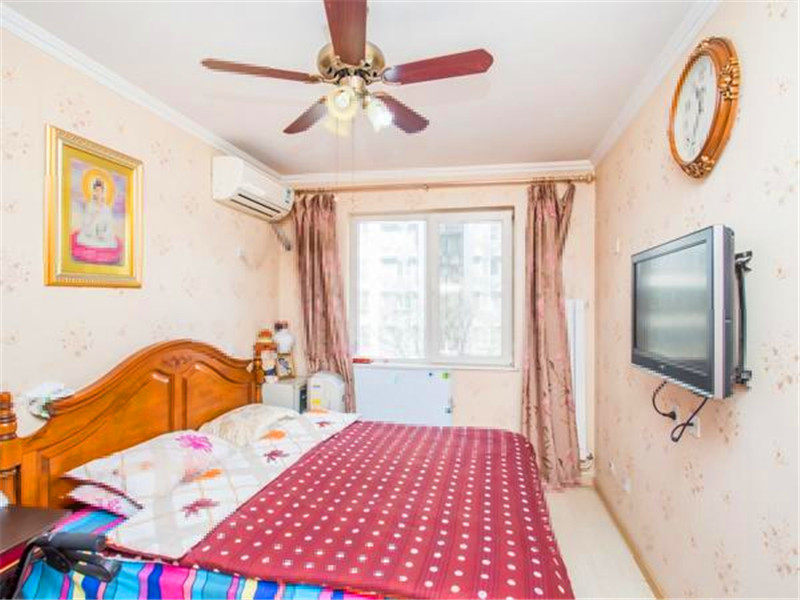 满五唯一 还有200万贷款 用客户的首付款还,看