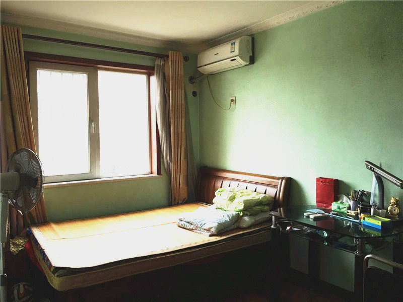 满五唯一 还有200万贷款 用客户的首付款还,看